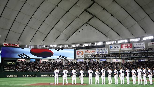 한국 투수들 '사사구 23개' 남발했지만…