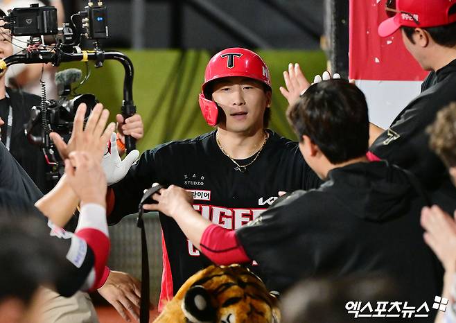 '최형우 우산' 사라졌다! 150억 캡틴, 'DH 관리' 반등 절실→'10홈런 뚝' 에이징 커브 우려 씻을까