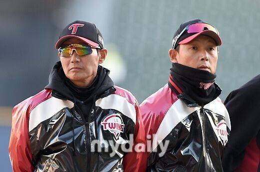 “염경엽 감독님이나 저나 야구를 못해서 잘 통한다” LG 수석코치의 대반전 폭소 유발…야구 못했지만 지도자로 최고 궁합[MD청담]