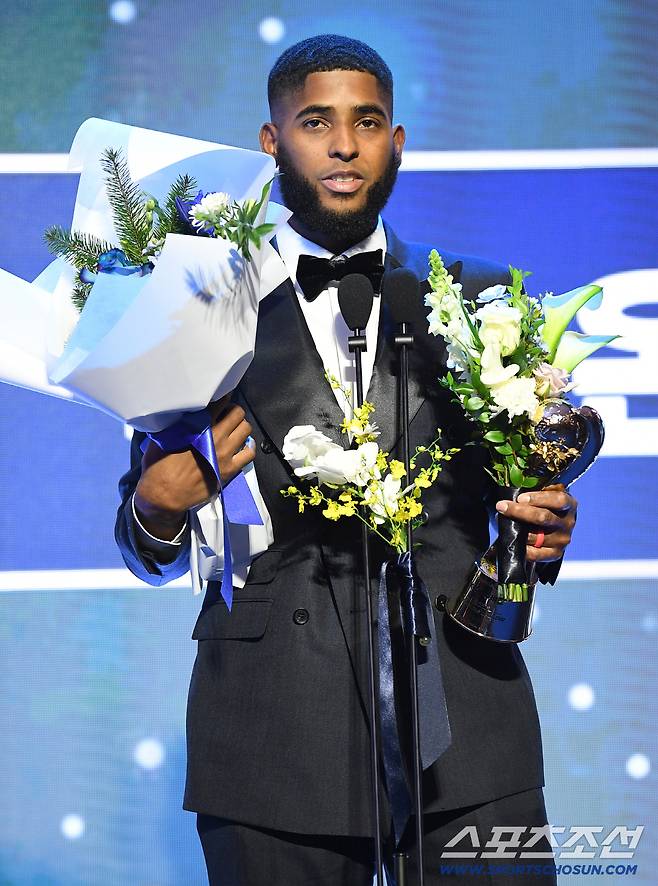 '전무후무' GG 새 역사 쓸 수 있었던 오스틴...충분히 잘했다, 하지만 벽이 너무 높다