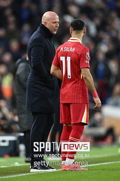 英 BBC 경악 “프리미어리그 역사상 충격적인 인터뷰…” 살라 ‘오피셜’ 폭탄발언 이유 “슬롯 감독 안 떠나면 리버풀에서 못 뛴다”