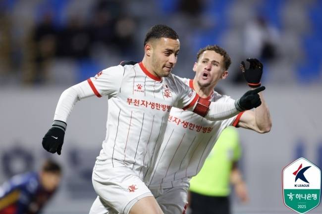 수원FC, 강등 확정…‘창단 18년 만에 승격’ 부천이 써내린 새 역사, 승강 PO 합계 4-2 압도적 차이 [MK수원]