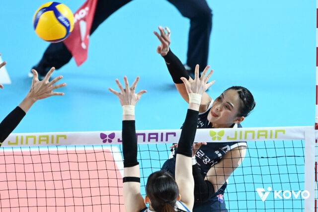 '이럴 수가' 태국 국대에게 무슨 일 있었길래, 깜짝 놀랐을까…