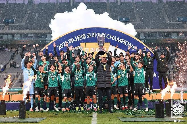 韓 축구 최악 ‘오피셜’ 공식발표, 포옛 감독 1년 만에 전북 떠난다…