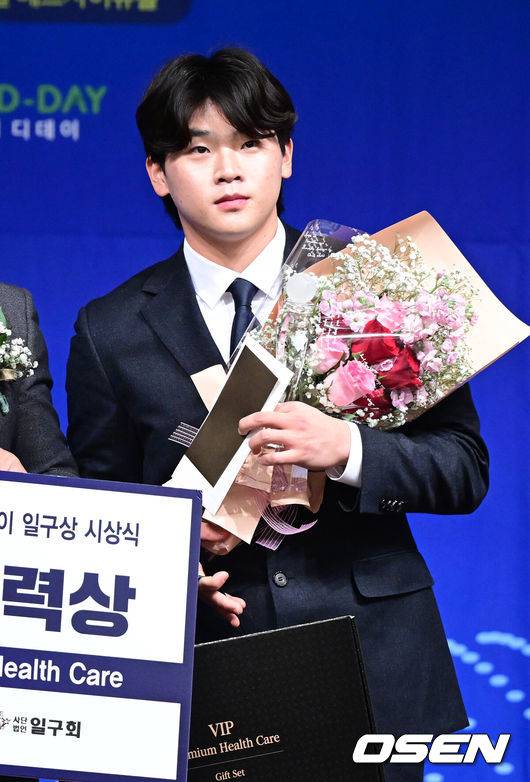 ‘이런 인간승리 봤나’ 고깃집 알바→롯데 입단→독립리그 신화 우뚝, “1년 전 찬형아, 고생했다”