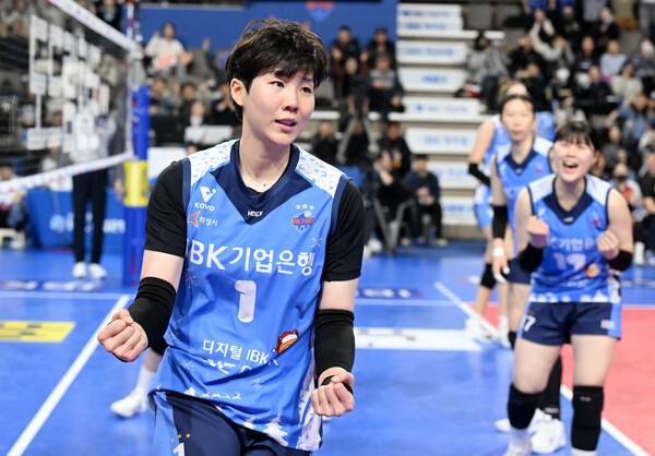 女배구 이소영, 진짜 잔여 14억 포기하고 계약해지