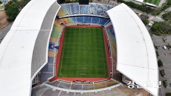 “명가의 추락, 시민구단의 침몰” 1부서 사라진 축구도시 수원