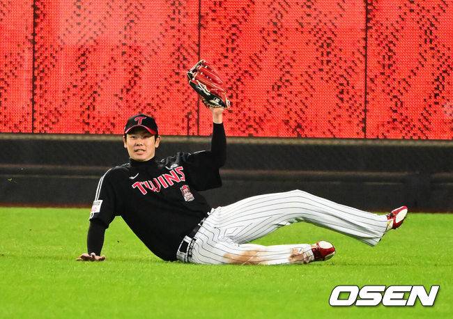 홍창기-박동원, 비FA 다년 계약…차명석 단장, 얼마를 줘야 할까