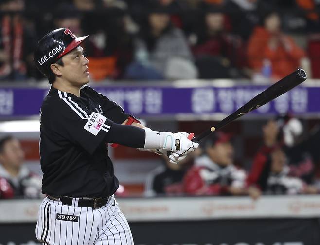 “샐러리캡 넘기는 게 엄청난 잘못인가” LG 차명석 단장의 소신발언…박동원·홍창기 다년계약까지 고려하며 ‘우승에 올인’