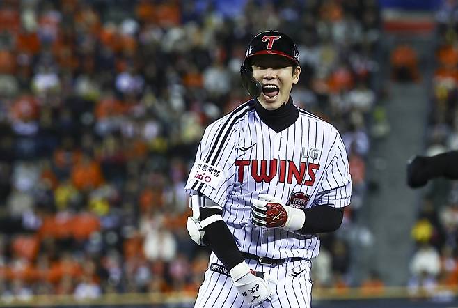 “샐러리캡 넘기는 게 엄청난 잘못인가” LG 차명석 단장의 소신발언…박동원·홍창기 다년계약까지 고려하며 ‘우승에 올인’