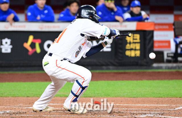 GG 받기 정말 어렵다, 한화 20년 동안 안 나오다니…979안타 전설의 외인 이후 안 나온다, '5위' 문현빈 아쉽겠다 [MD잠실]