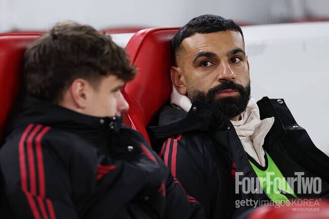 “수비 안 하는 너 때문에 오른쪽 풀백들이 8년 내내 버스 밑이었을걸?”… 살라 향한 캐러거의 직격탄