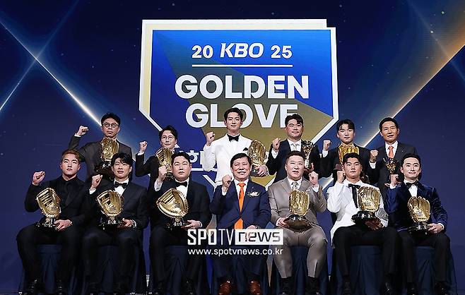 박진만도 0표인데 이범호-김태형 1표 이변…폰세-최형우도 깨지 못한 99.4%의 전설