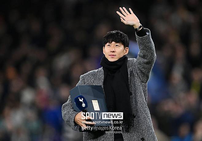 “이곳은 내 집입니다” 손흥민 한마디에 6만명 울컥…북런던 흔든 '역대급' 귀환→토트넘 레전드도