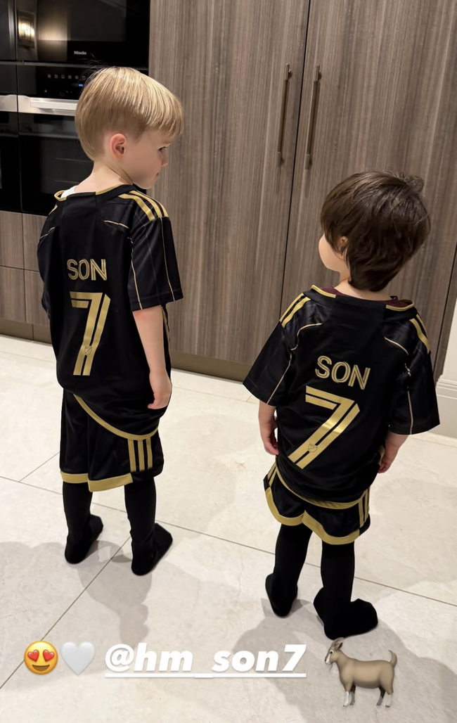 ‘얘들아 흥민 삼촌 기억나지?’ 절친 매디슨만의 손흥민 환영법…가족과 함께 '레전드' 쏘니 반겼다