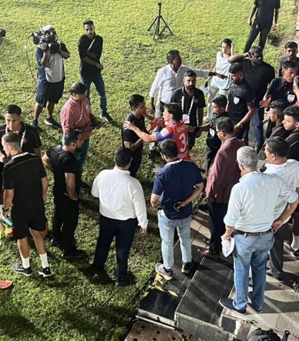 초유의 해프닝,