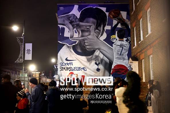 '손흥민, 미안해' 토트넘, 슬픈 '오피셜' 나왔다...'SON 커밍 데이'에도 매진 실패, 1만 5000석 텅텅 비었다