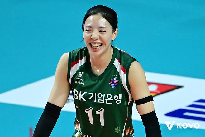 여오현 감독대행의 절묘한 포지션 변화, 박은서의 주전 세터 도약, 임명옥의 여전한 코트지배력까지…IBK기업은행의 연승은 우연이 아니다 [장충 현장 리뷰]