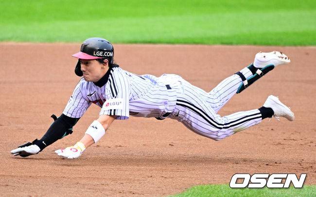 “트레이드 시켜주세요” 3년 전 눈물 펑펑 2군 선수, 리그 최고 2루수 되다…차명석 단장 “그렇게 절박한 눈빛 처음 봤다”