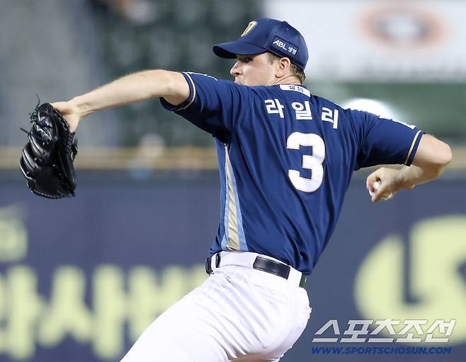 [공식발표] 'KBO 역대 최초 엎었다' 40만 달러 삭감해 재계약, 에이스 125만 달러 잔류…NC 외국인 구성 완료