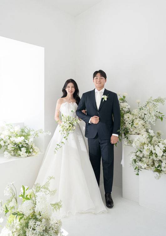 야구선수-사격코치 부부 탄생! 키움 투수 양지율, 3살 연상 연인과 13일 화촉