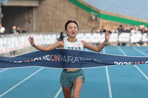 '女 마라토너와 신체접촉 문제 없다?'…그런데 김완기 감독 자격정지 1년 6개월 왜?