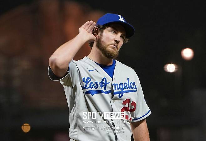 “제발 입 좀 다물어라” 국민 밉상으로 찍혔나… 사이영 수상자 이러다 진짜 KBO 오나