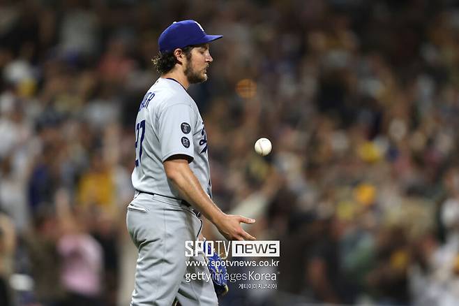 “제발 입 좀 다물어라” 국민 밉상으로 찍혔나… 사이영 수상자 이러다 진짜 KBO 오나