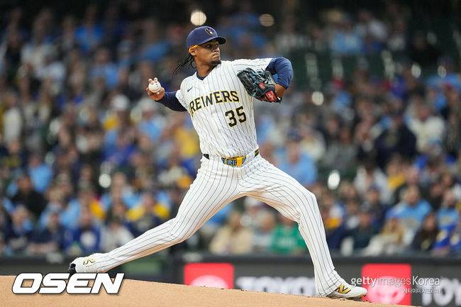 와! '폰세급' 투수를 2명이나 …'FA 철수' 롯데, 외인 승부수는 제대로 던졌다