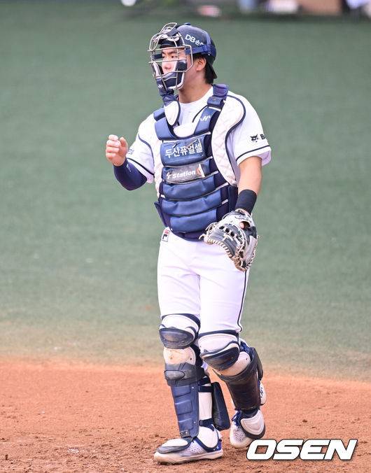 ‘2군 초토화’ 최강야구 출신 포수 전역했다→152억 레전드 후계자 탄생하나 “타격 발전했다고 가장 많이 들어”