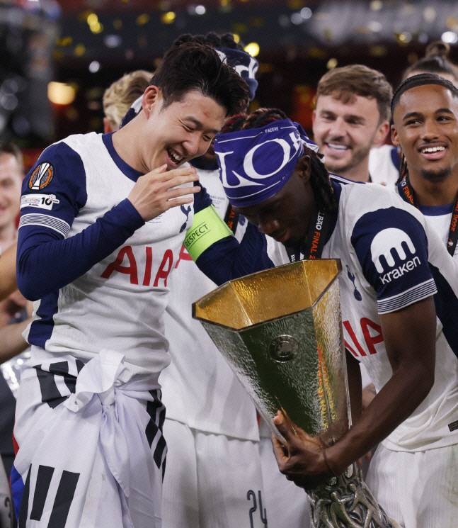 손흥민 떠나고 펑펑 눈물→'BBC 경악' 토트넘 최악 문제아...