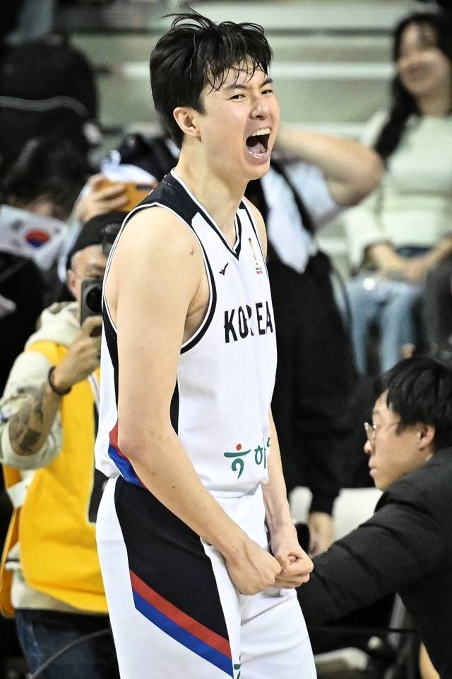 ‘몽유병 환자 같았어’ 대한민국에 박살 난 ‘만리장성’ 중국, 이제는 귀화선수까지 찾는다…“과거에 집착할 필요 없어”