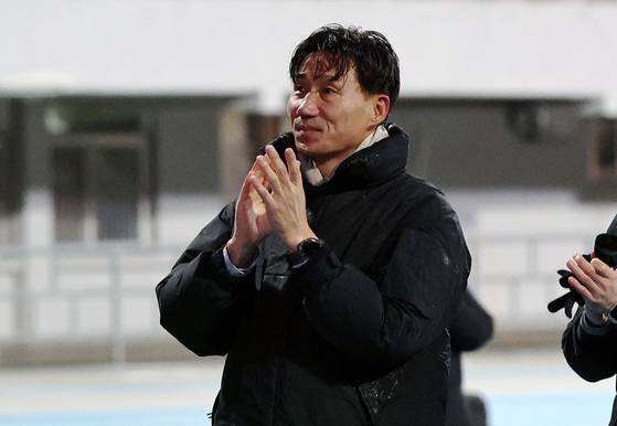 제일 가난한 구단이 사고쳤다, 18년 만에 승격 일군 '부천 사제'