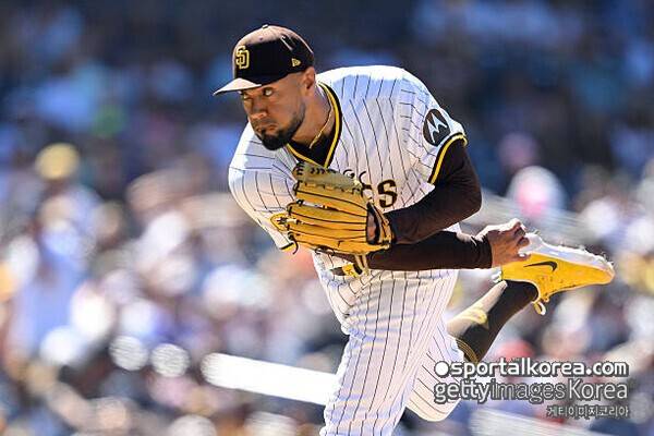 [오피셜] 이러다 김하성도 대형 계약으로 잡나...? '타도 다저스' 외친 애틀랜타, 日→美 차례로 점령한 마무리 투수와 662억 계약