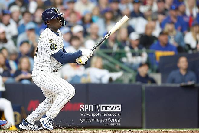 KIA 영입설 돌았던 그 선수, 두산은 왜 계약 발표를 안 할까… ‘파토’는 아니다, 외야 업그레이드 기대감