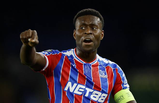 '韓 최고 수비수' 김민재가 그렇게 별로인가...뮌헨 김민재 안중에도 없다 '英 국대 센터백 협상 준비'