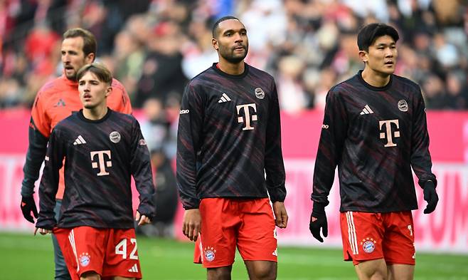 '韓 최고 수비수' 김민재가 그렇게 별로인가...뮌헨 김민재 안중에도 없다 '英 국대 센터백 협상 준비'