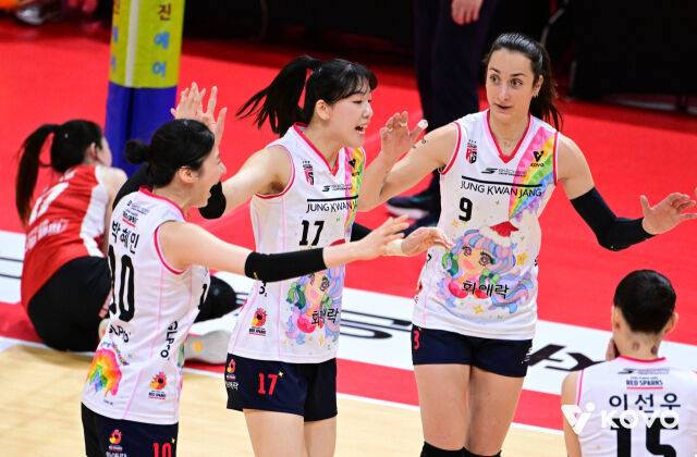 ‘자네테 도운 정호영’ 꼴찌 정관장, 페퍼저축은행 세 번 울렸다...4연패 탈출 성공 [MD광주]