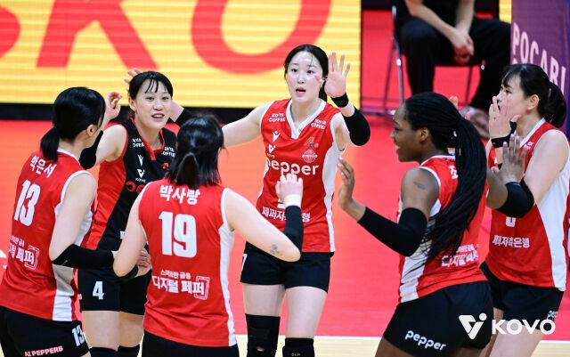 ‘자네테 도운 정호영’ 꼴찌 정관장, 페퍼저축은행 세 번 울렸다...4연패 탈출 성공 [MD광주]