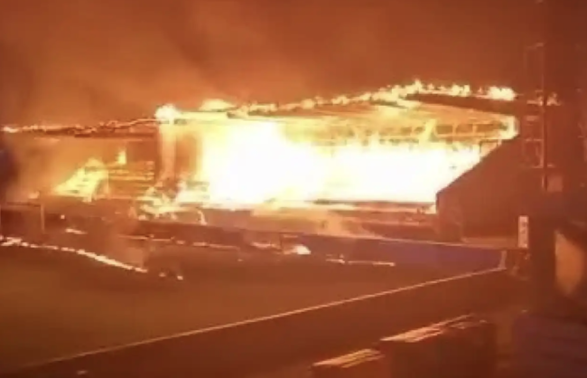 “불 질러도 처벌 NO?”... 촉법소년 방화에 무너진 91년 역사 축구장