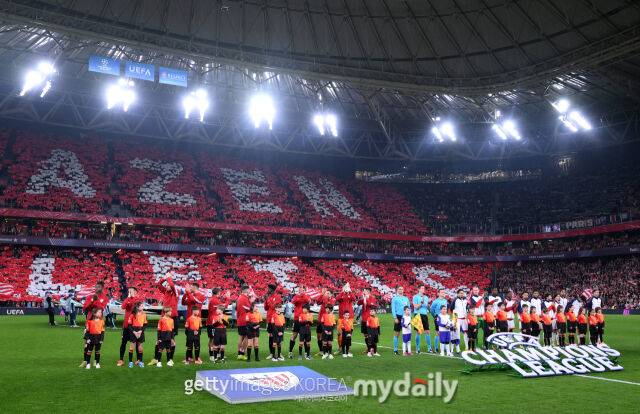 '루이스 엔리케의 도박이 실패했다'…'이강인 결장' PSG, 10년 만의 수모에 혹평