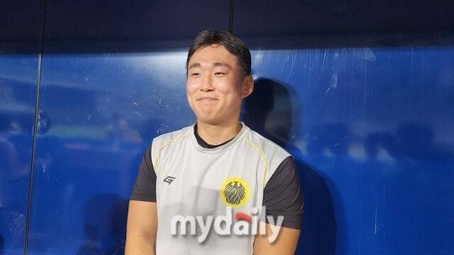 '출루율 5할' 2군 박살 낸 최강야구 신화 드디어 전역했다, 2년 연속 마법사 '신인왕' 나올까…