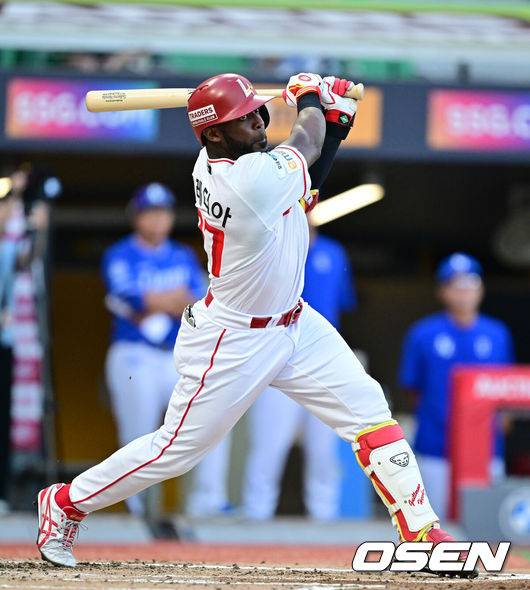 '김재환 22억 계약' SSG, 결국 홈런을 원하나…왜 ‘통산 3할4푼2리’ 에레디아 교체를 고민할까