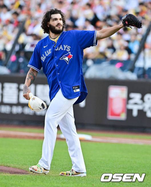 폰세 미국인인데, 토론토 왜 한국어로 환영 인사했나…RYU 이후 첫 한글 등장→440억 역수출 신화 기대