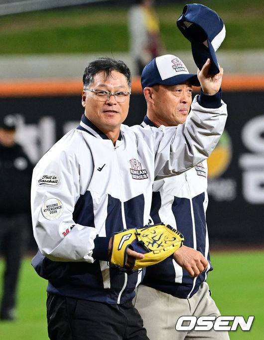 ‘두산 방출’ 미완 거포 유망주, 투수 전향→중국리그 전격 진출 “구대성 감독님과 함께 합니다”