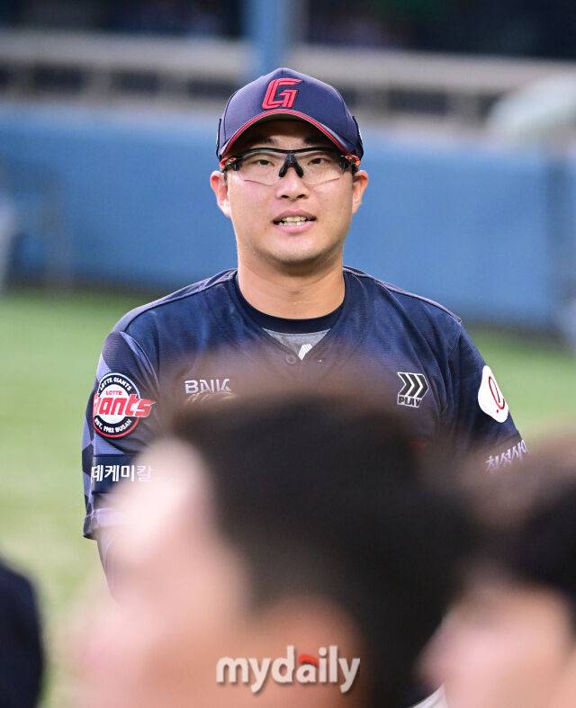 “공 좋은데 가운데로 던져→가운데로 던지다 맞았네” 박세웅도 곧 31세…롯데 토종 에이스, 이미지 변신에 대한 고민