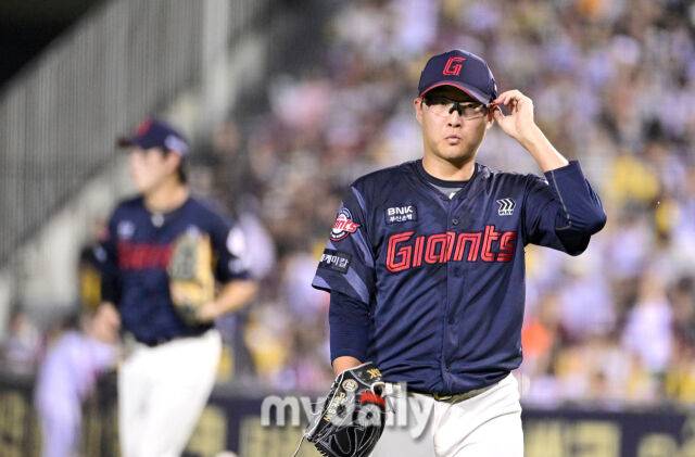 “공 좋은데 가운데로 던져→가운데로 던지다 맞았네” 박세웅도 곧 31세…롯데 토종 에이스, 이미지 변신에 대한 고민