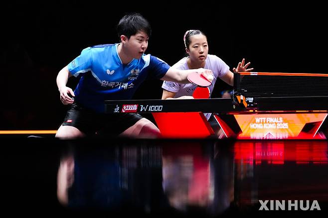 탁구 임종훈-신유빈, 4강서 중국 꺾고 WTT 파이널스 결승행
