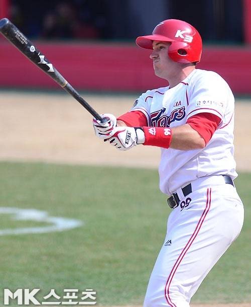 “개인 지도하는 능력 탁월해” 前 KIA 외인 브렛 필, 메이저리그 최약체 콜로라도 타격코치 부임