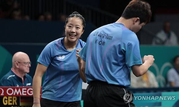 '초대박' 임종훈-신유빈, 中 세계랭킹 1위 조 격파… 왕중왕전 결승행